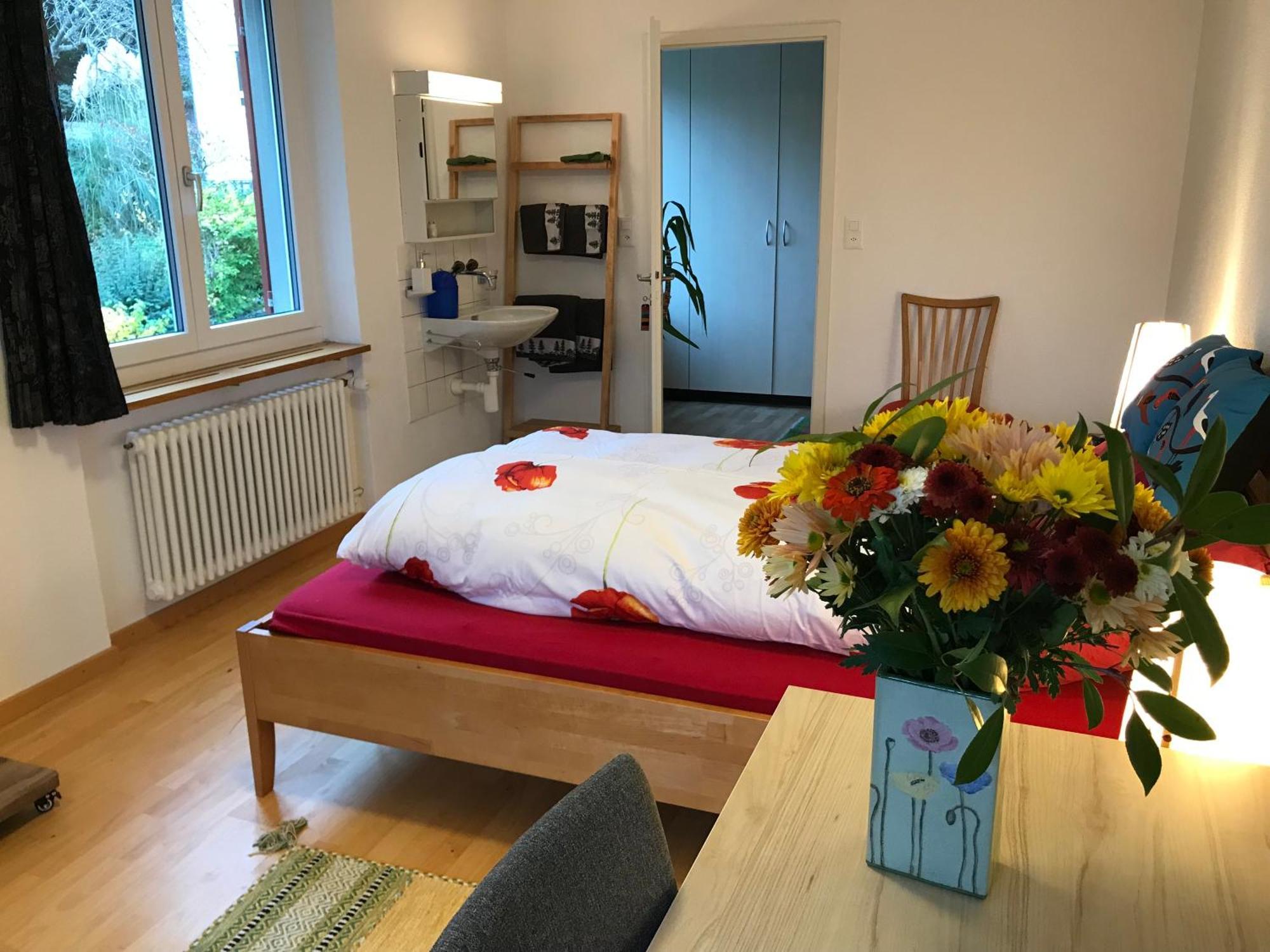 Guest Room Zollikon Zuerich Exterior foto